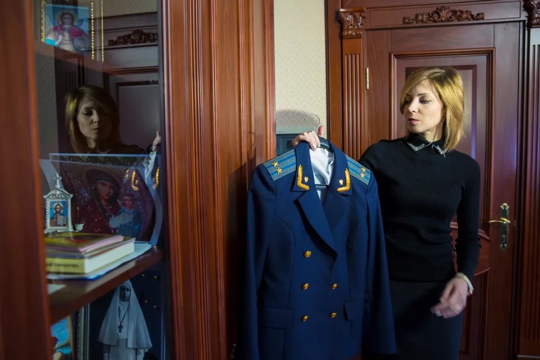 Наталья Поклонская в рабочем кабинете. Фото: ТАСС