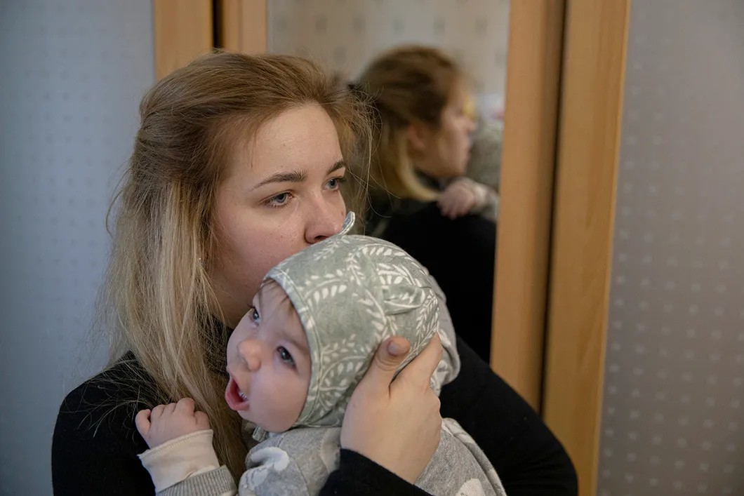 Екатерина Бурлакова с сыном Ярославом. Фото: Влад Докшин / «Новая»