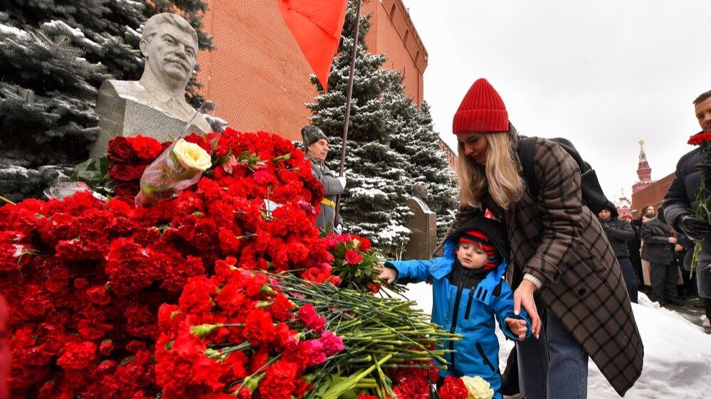 Социальный характер: демократия и диктатура