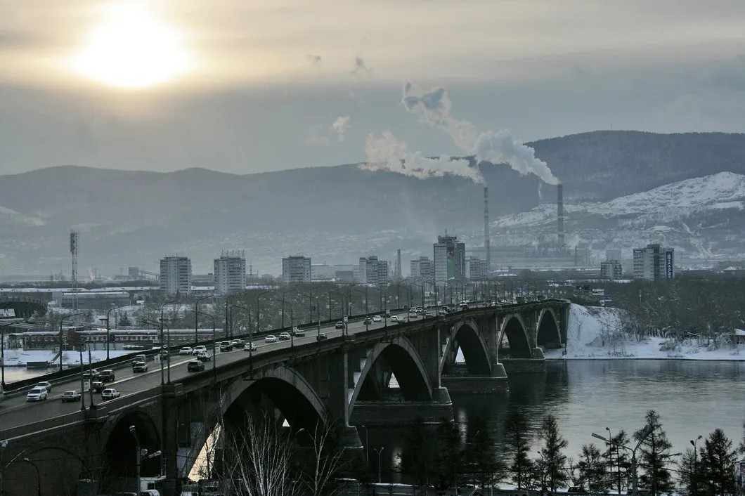 Вид на Красноярск, Коммунальный мост. Фото: РИА Новости