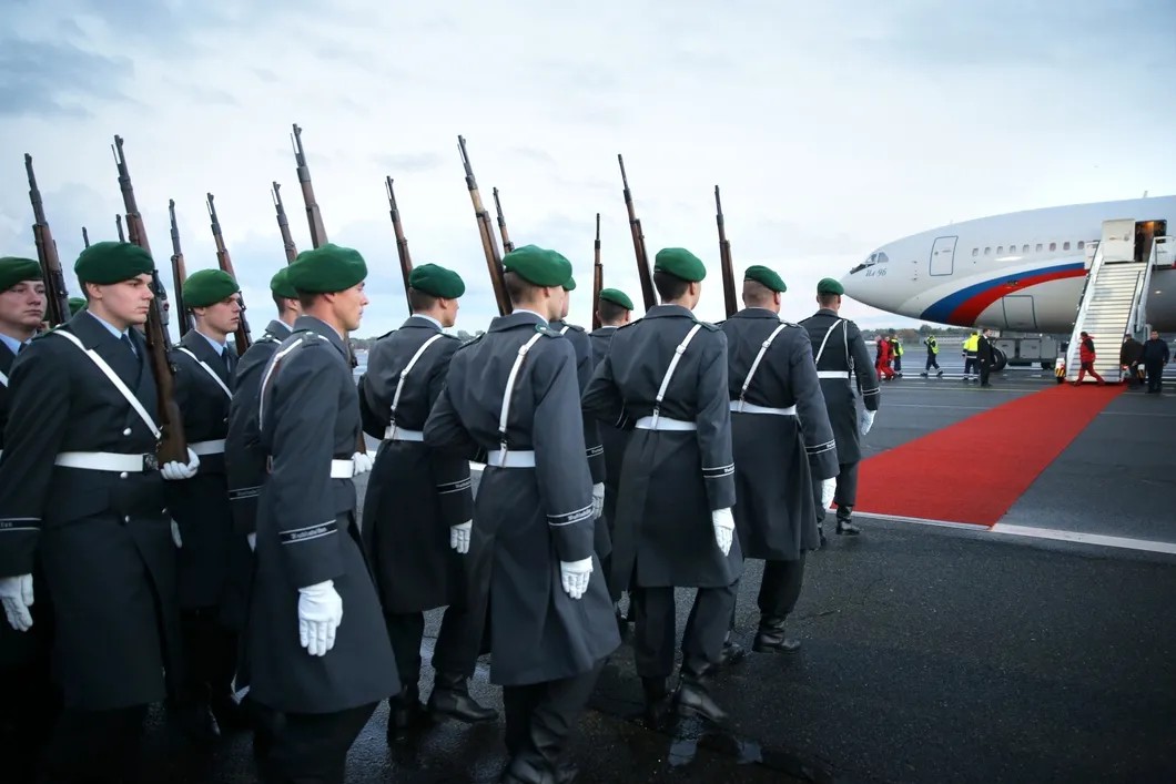 Борт президента России приземлился в аэропорту Берлина / Фото: РИА Новости