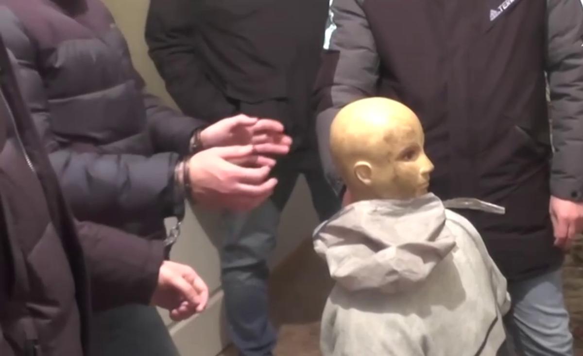 Проверка показаний на месте, как убивали сироту. Фото: скриншот видео прокуратуры Красноярского края