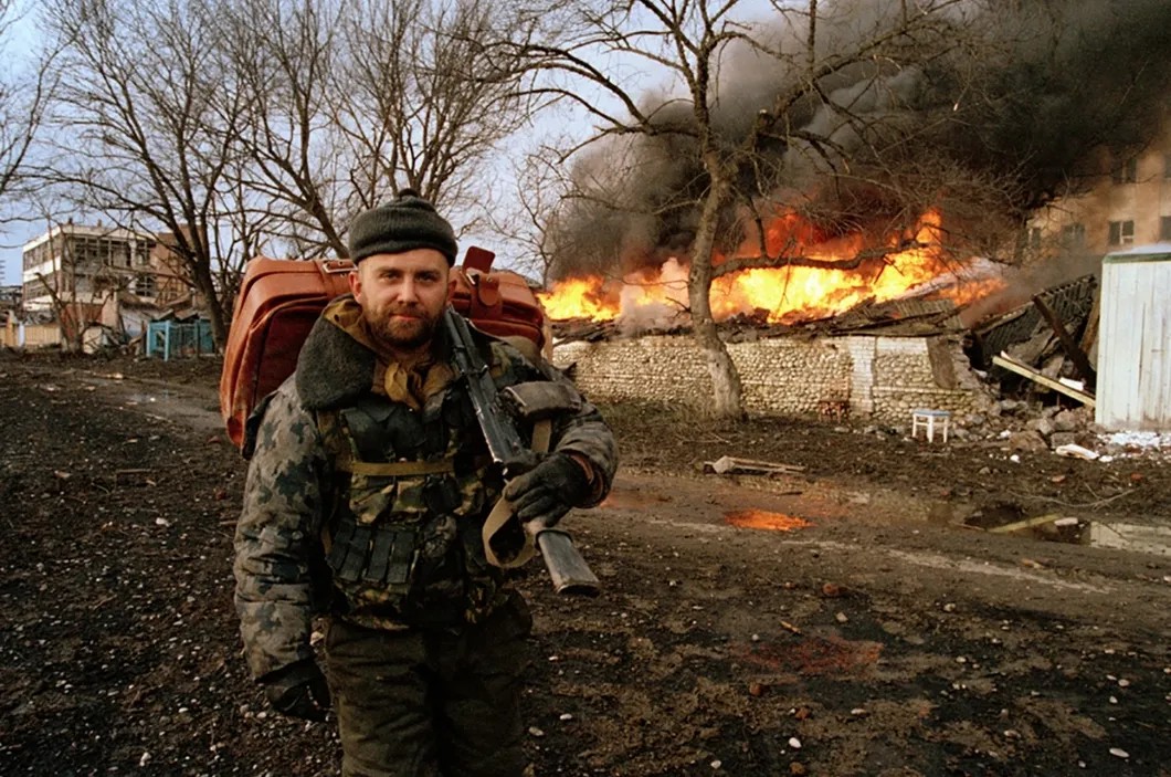 Боец ОМОНА в Грозном, январь 2000. Фото: Юрий Козырев / «Новая газета»