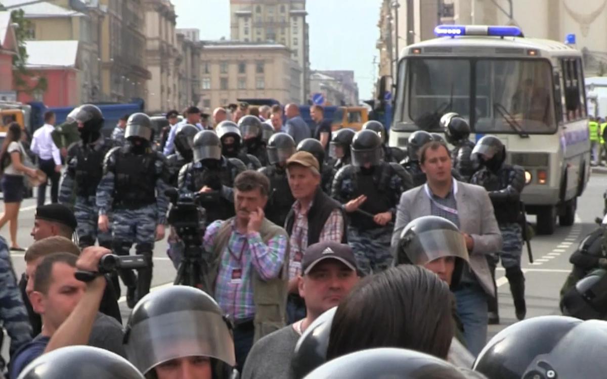 Задержания и гуляния на Тверской в День России