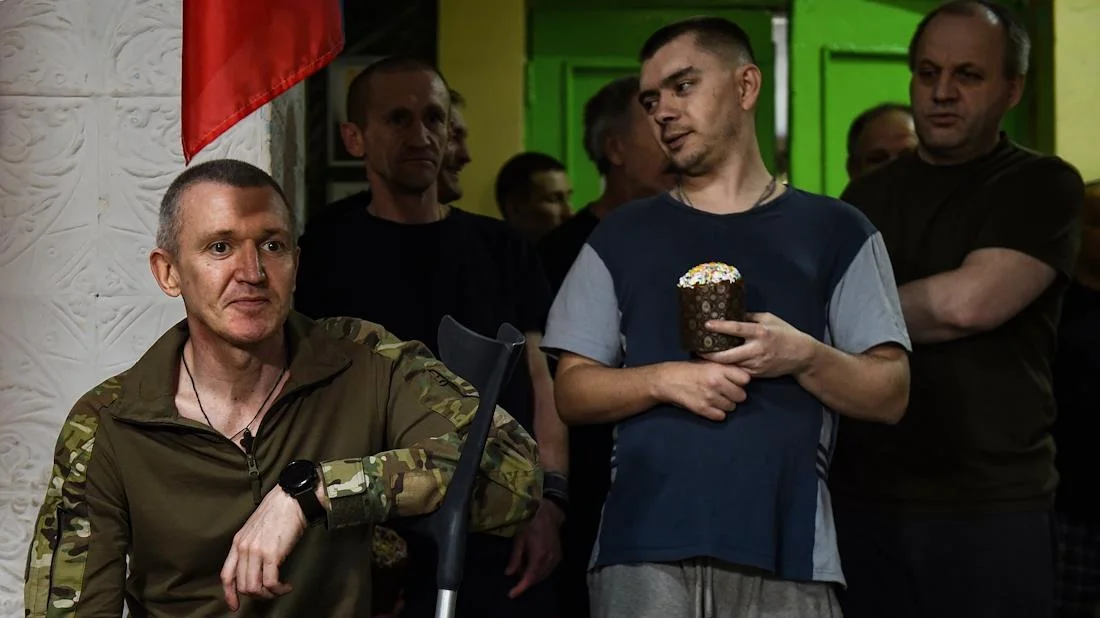 Раздача куличей на прифронтовых территориях и военнослужащим в зоне СВО в преддверии Пасхи. Фото: Таисия Воронцова / Коммерсантъ