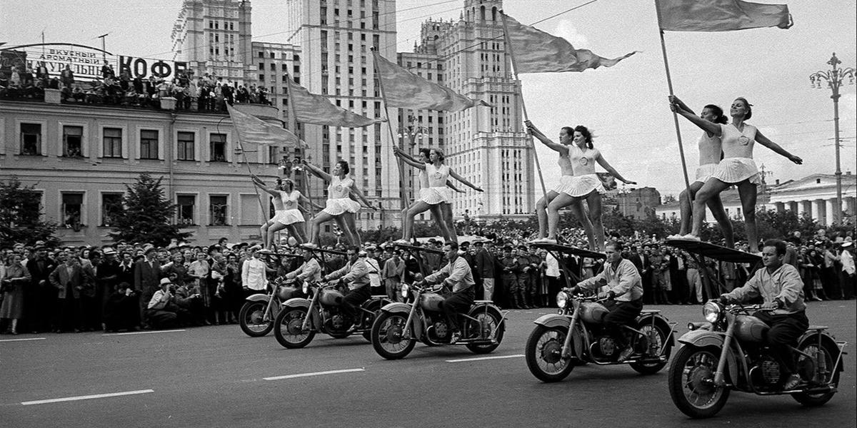 1957 год. Открытие Молодежного международного фестиваля в Москве. Фото: mos.ru