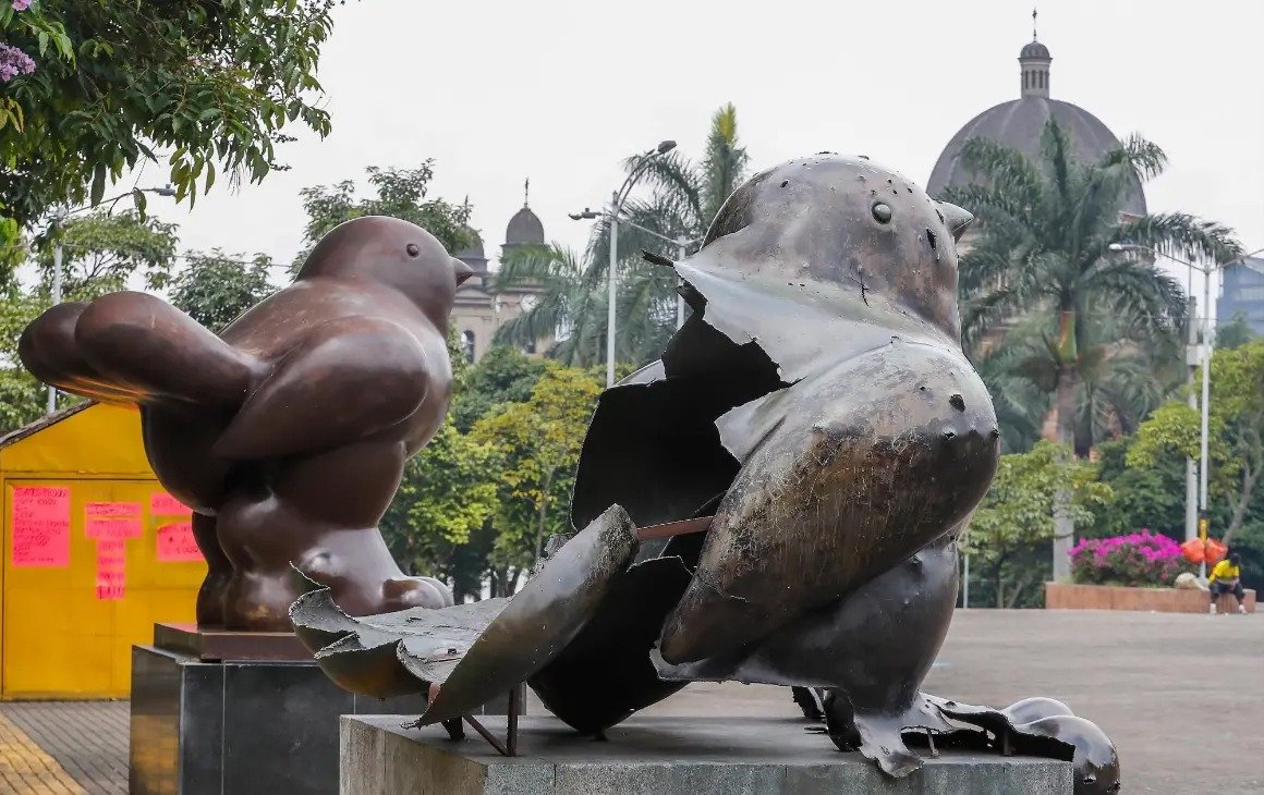 Скульптура «Птица мира». Фото: elcolombiano.com