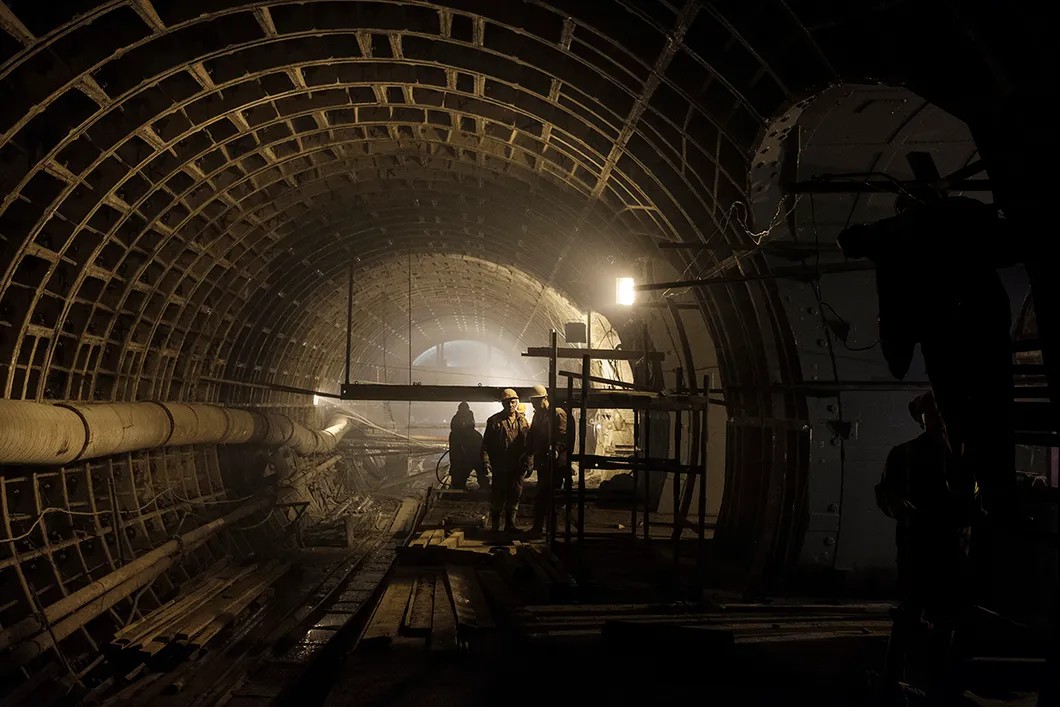 Туннель будущего метро. В среднем постройка одной станции занимает около 5 лет. Фото: Антон Карлинер, специально для «Новой»