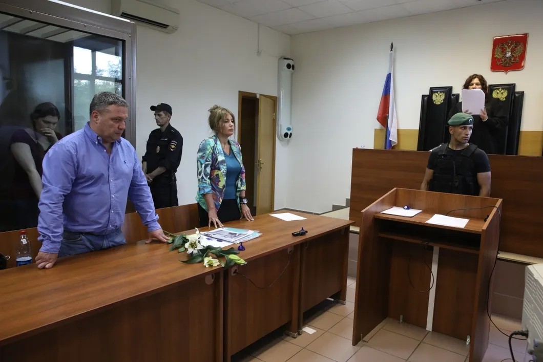 Судья решила: «Продлить арест на месяц в СИЗО...» Фото: Анна Артемьева / «Новая газета»