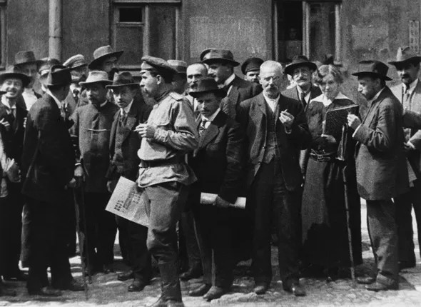 Городские жители в мае 1917 года. Фото: МАММ / МДФ