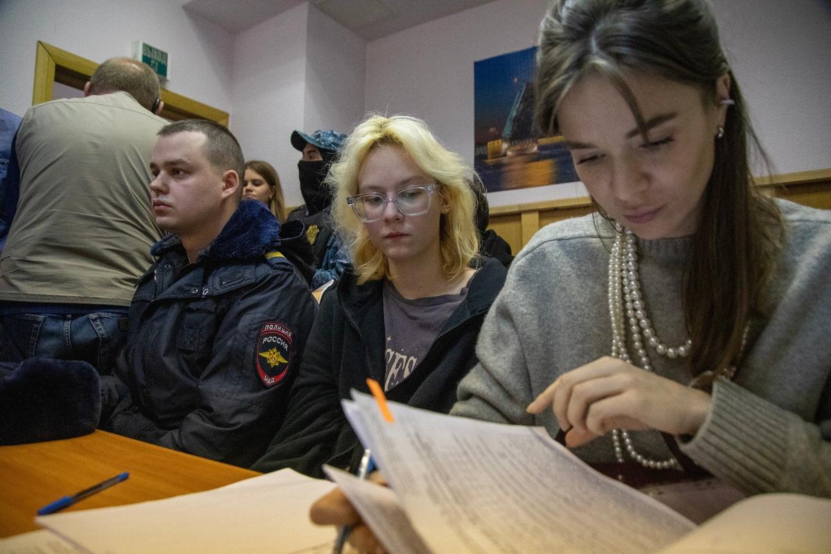 Дианой Логиновой (Наоко). Фото: Алексей Душутин / «Новая газета»