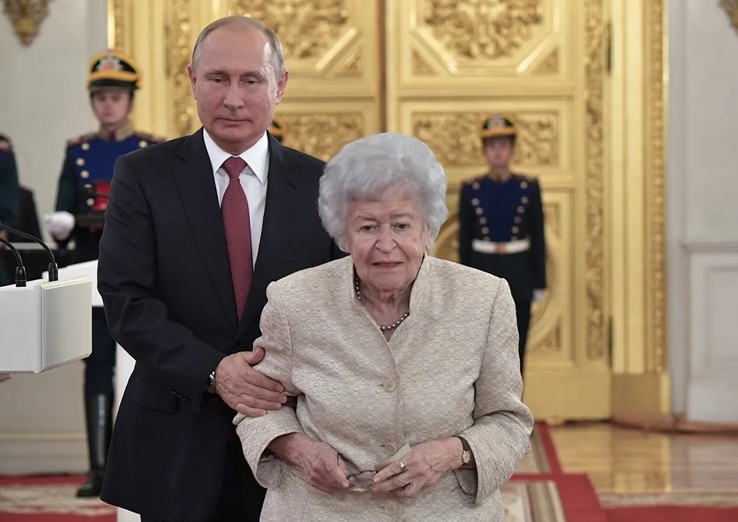 Владимир Путин с Ириной Антоновой. Фото: РИА Новости