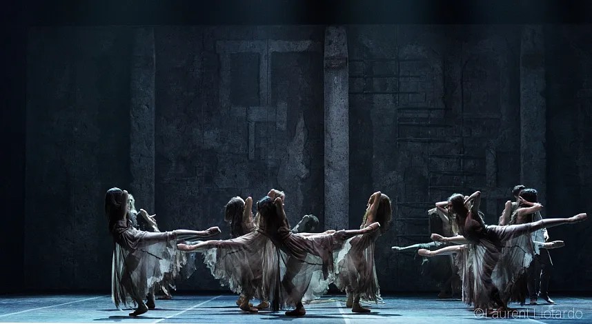 Сцена из балета «Жизель» Акрама Хана. Фото: chekhovfest.ru