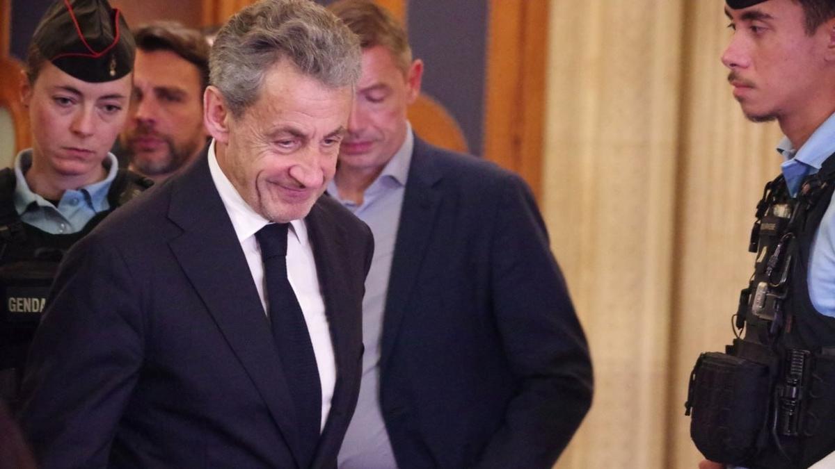 Экс-президенту Франции отказала «правая рука»