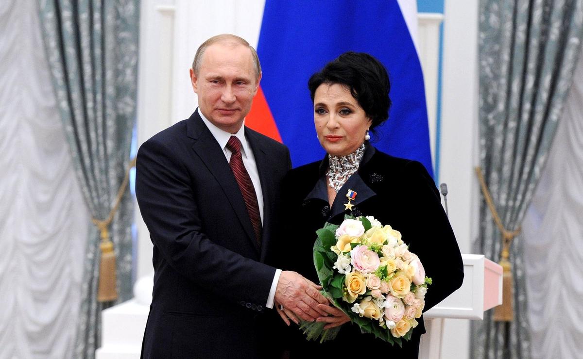 Ирина Винер и Владимир Путин в Кремле. 2010-е. Открытые источники