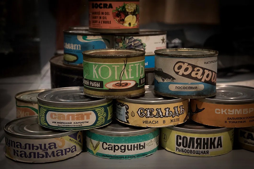 В советское время рыбные заводы Курильских островов были рекордсменами по выпуску консервов. Фото: Анна Артемьева / «Новая»
