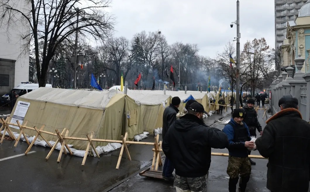 Палаточный городок сторонников Саакашвили у Рады. Фото: РИА Новости