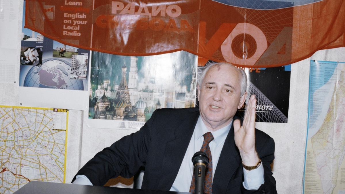 Конец «доктрины Брежнева»