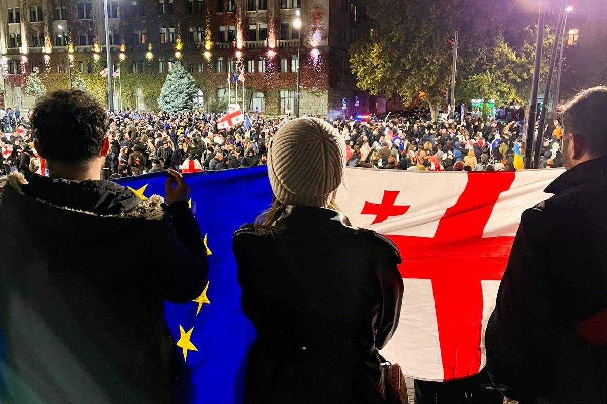 Акция протеста против итогов парламентских выборов в Грузии, 2024 год. Фото: Михаил Егиков / ТАСС