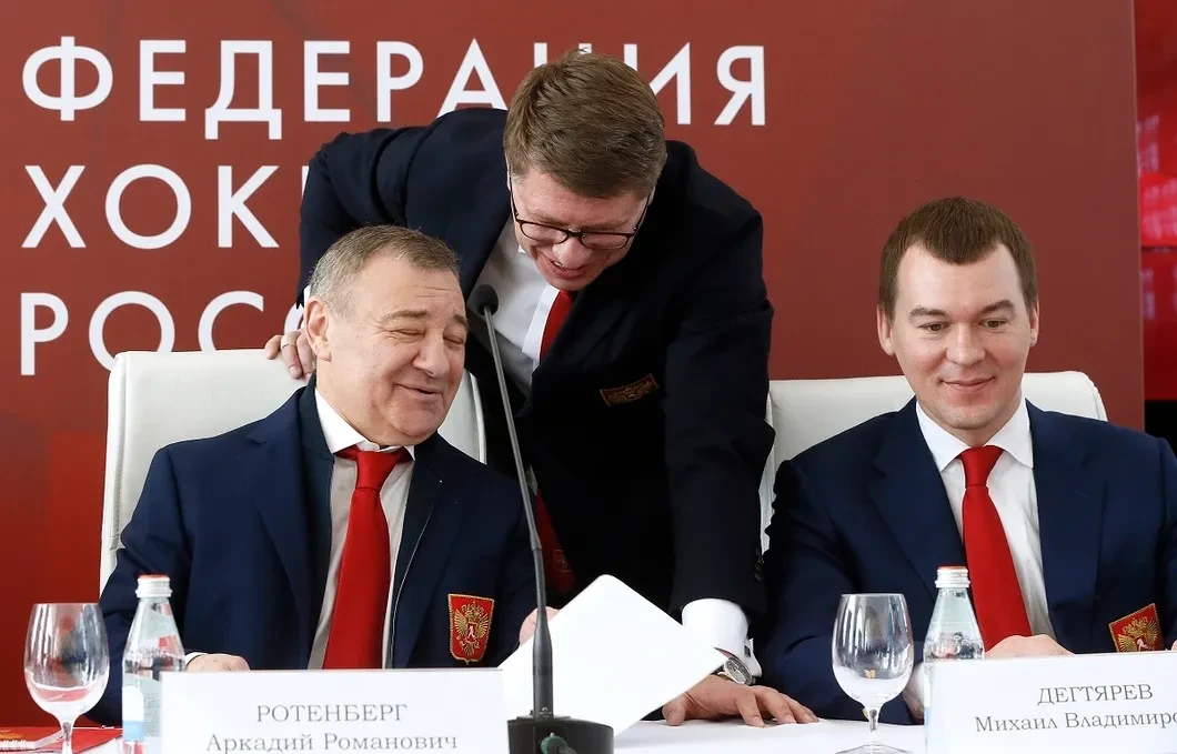 Аркадий Ротенберг, Дмитрий Курбатов и Михаил Дегтярев. Фото: Александр Щербак / ТАСС