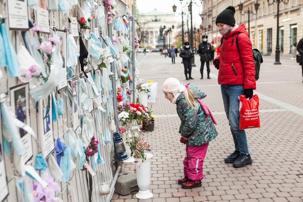 Стена памяти до начала демонтажа. Фото: Елена Лукьянова / «Новая газета»