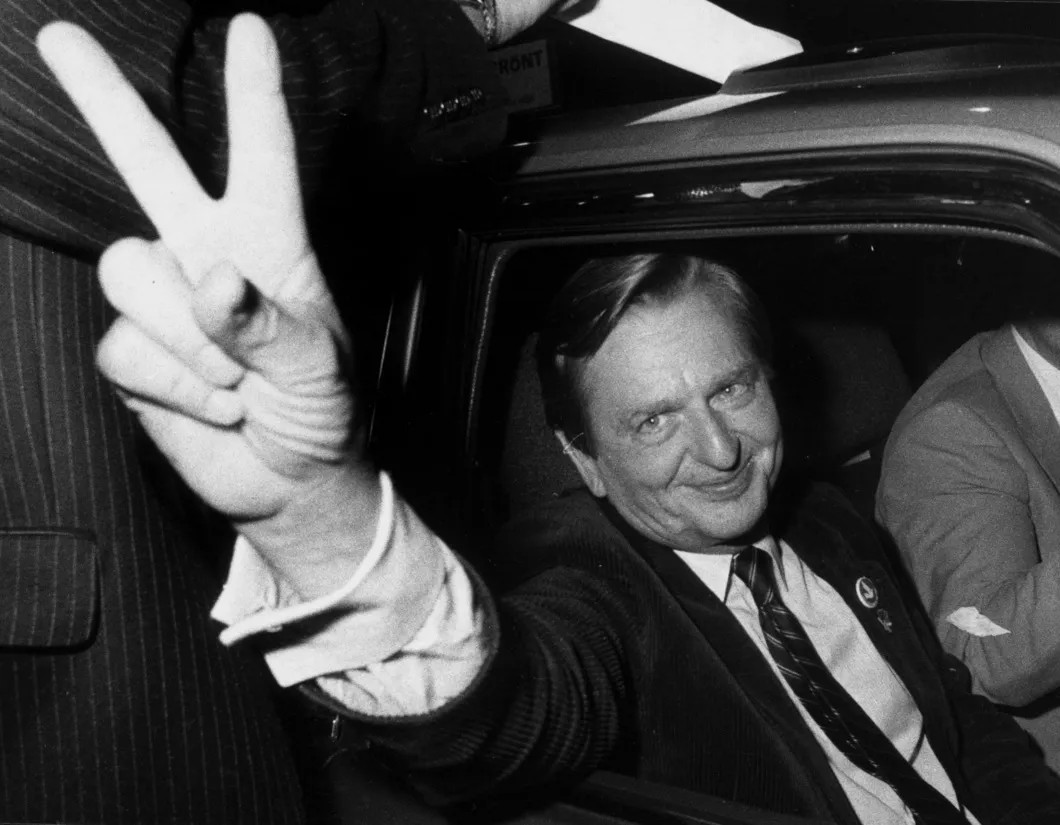 Улоф Пальме после победы на выборах в 1982 году. Фото: TT via Reuters