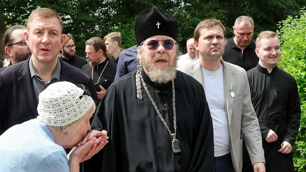 Тихон, идет операция