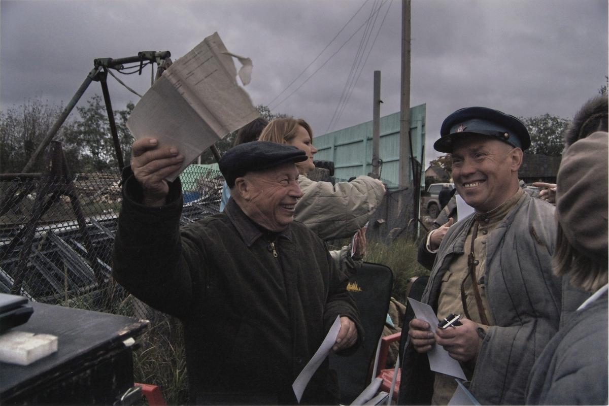 Виталий Мельников со съемочной группой. Фото: oknofest.com