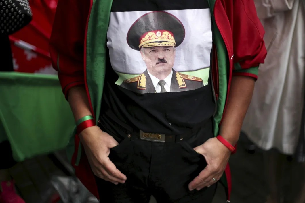 Митинг сторонников Лукашенко. Участников на него всегда свозят автобусами. Фото: Сергей Бобылев / ТАСС