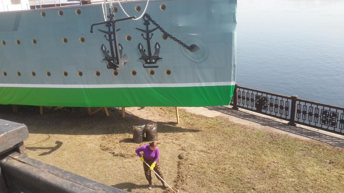 У парохода-музея Св. Николай. Фото: Алексей Тарасов / «Новая газета»