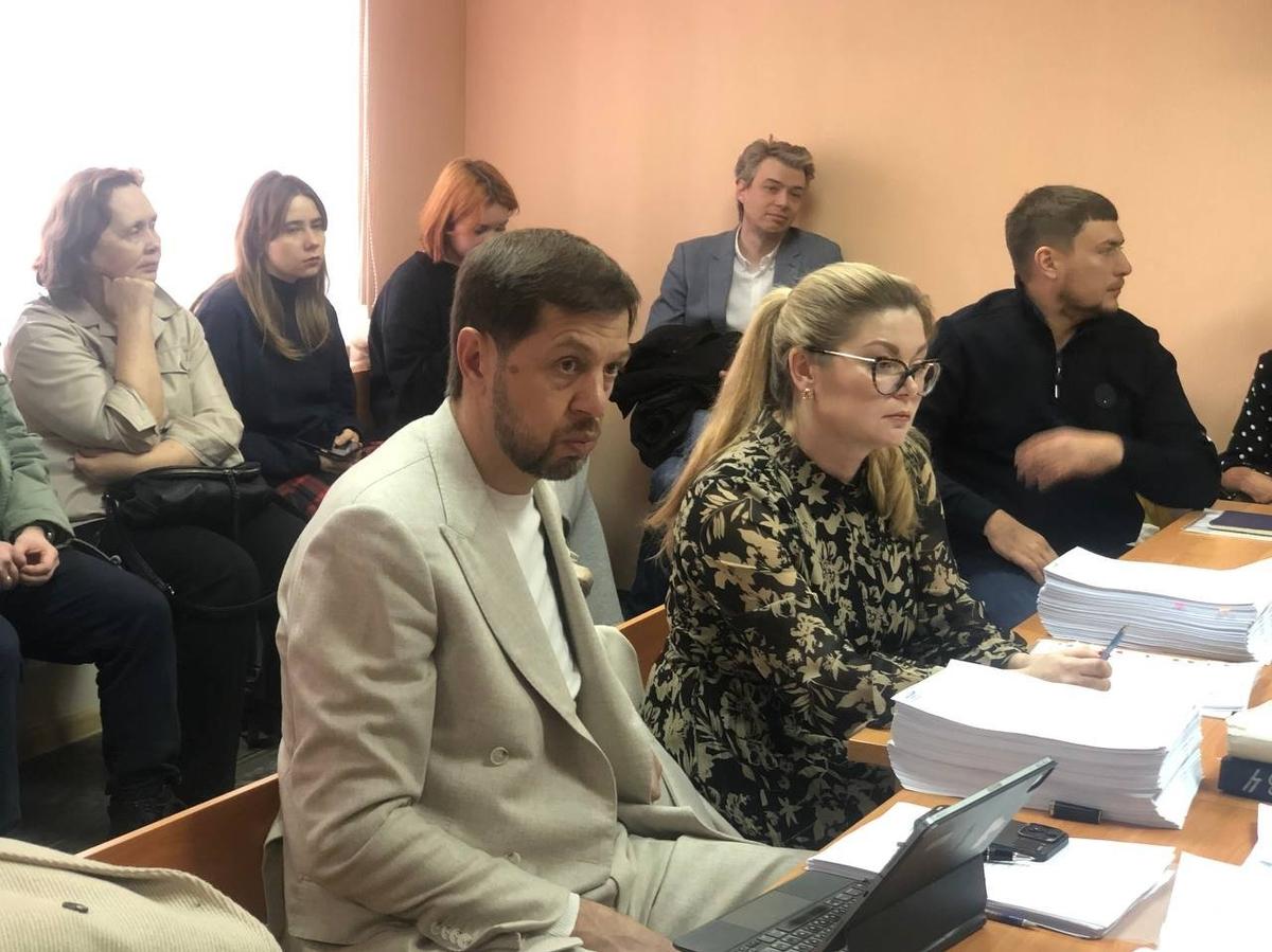 Адвокат Ахильгов и представитель фонда Светлана Косолапова. Фото: Мстислав Письменков