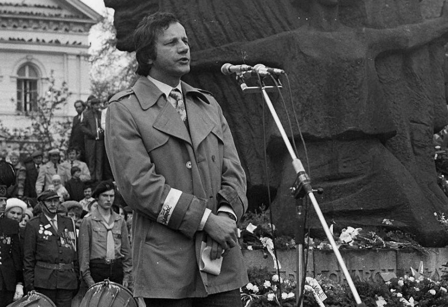 Один из лидеров «Солидарности» Ян Рулевский выступает на Старом рынке (Быдгощ, 1989). Фото: wikimedia.org
