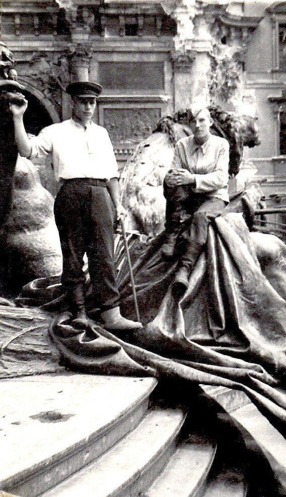 1945, Берлин, Григорий Некрасов слева. Фото: архив Некрасовых-Федоровых