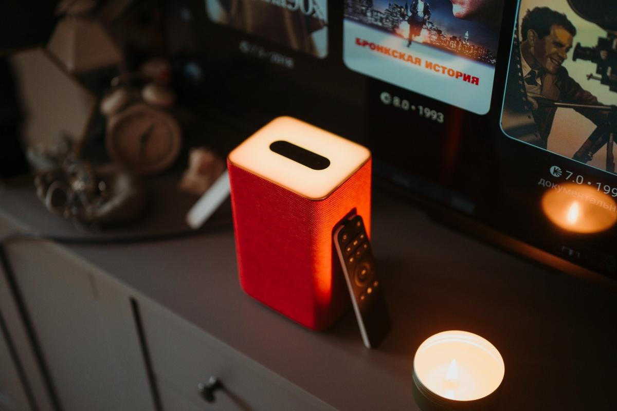 Умная колонка Яндекс. Фото: Михаил Гребенщиков / РБК / ТАСС