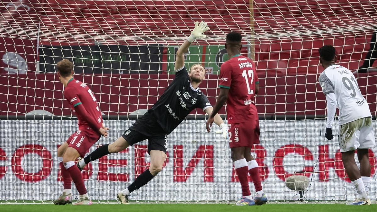 «Быки» — первые, но ветер дует с «Балтики»