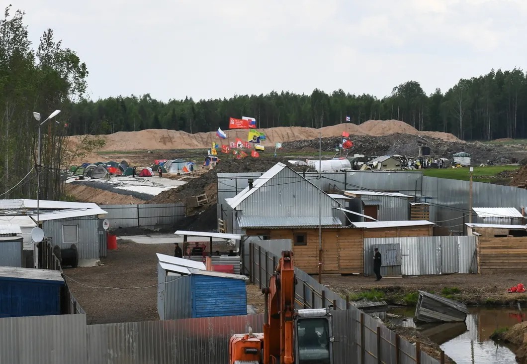 Лагерь протеста все еще стоит. Фото: РИА Новости