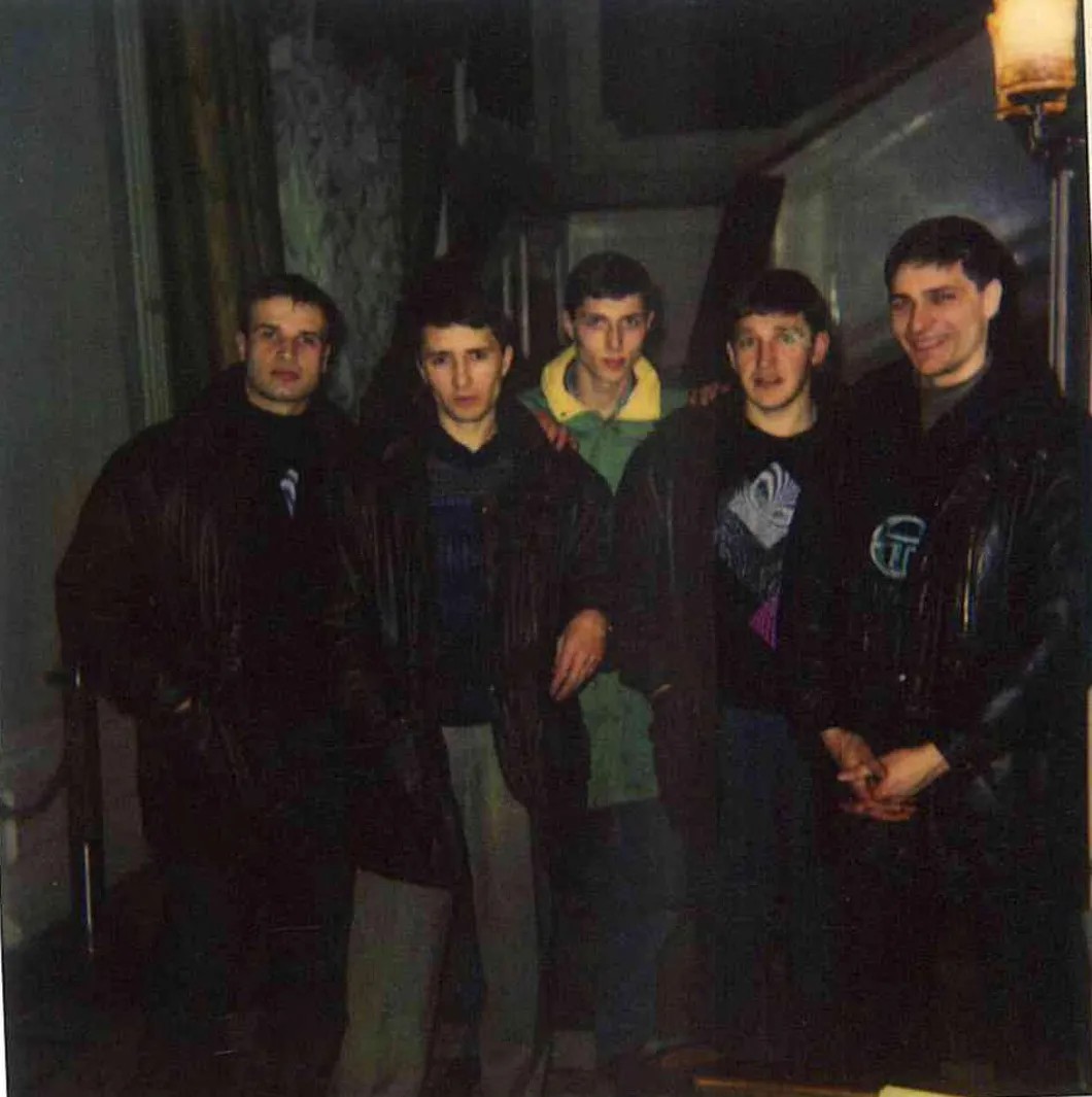 Начало 90-х. Парни с Предмостной, Демоев, Наумов, Войтенко, Инин (слева направо). Из архивов родственников