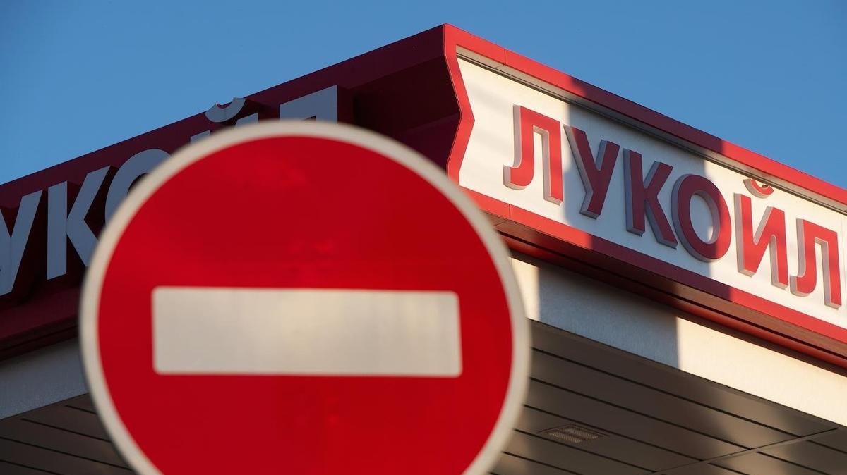 В свою тару не наливать