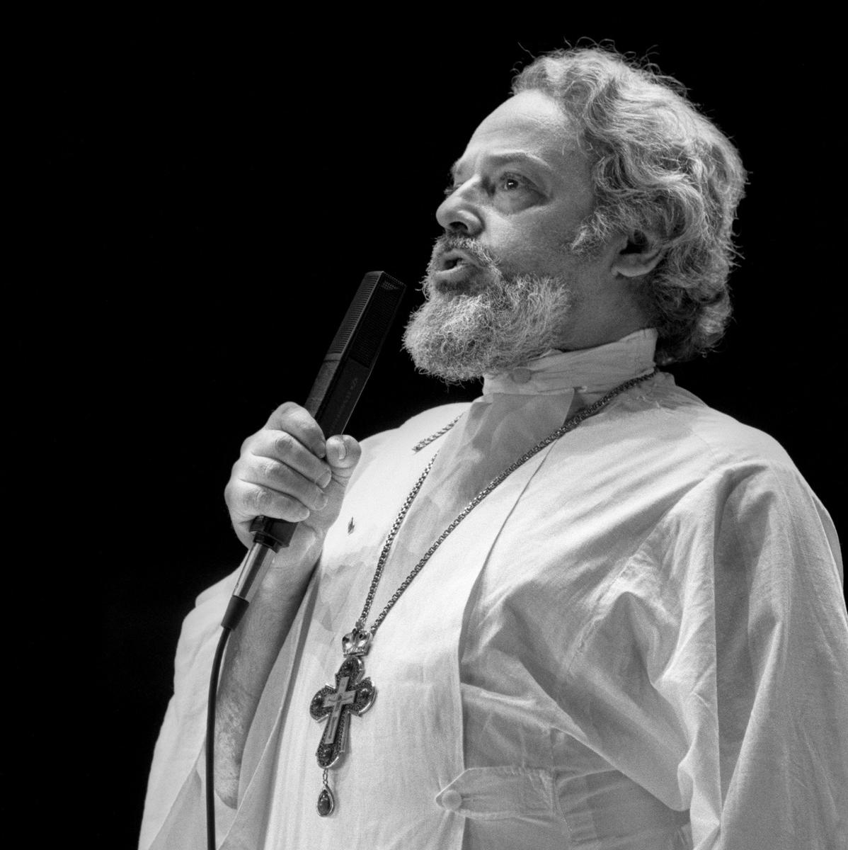 Александр Мень. Фото: Роберт Нетелев / Фотохроника ТАСС