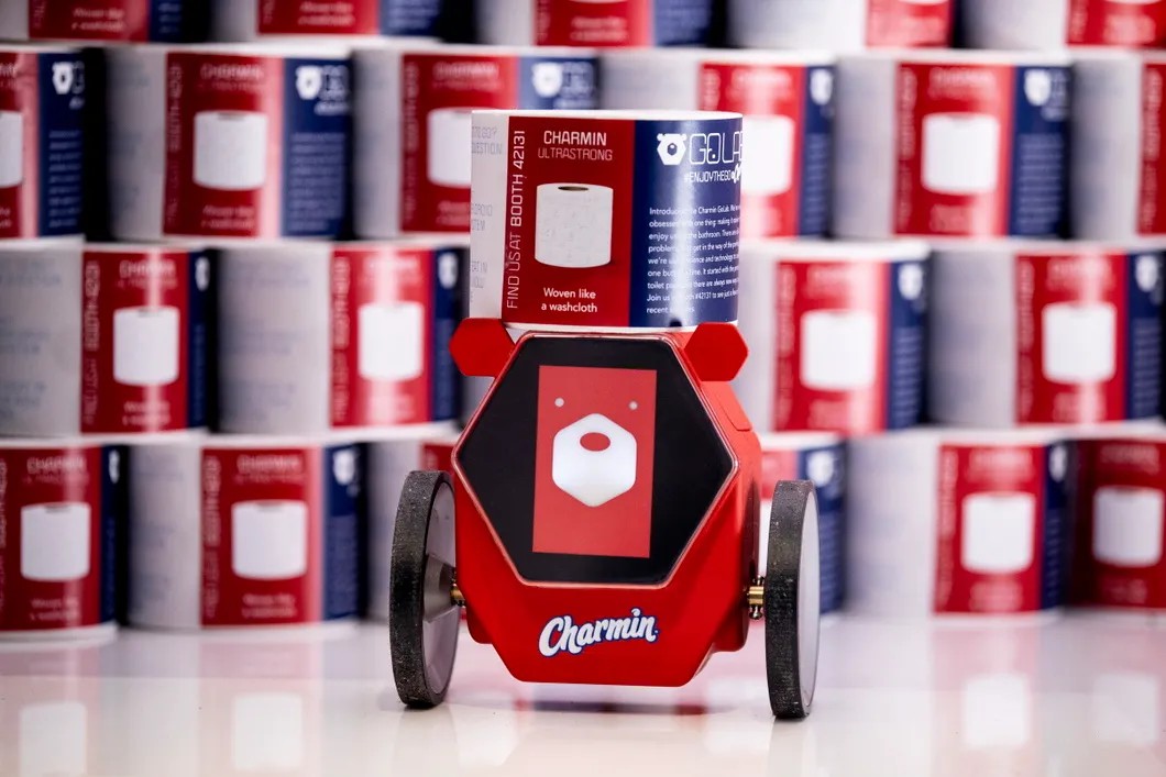 Робот для доставки туалетной бумаги на выставке Consumer Electronics Show. Фото: EPA