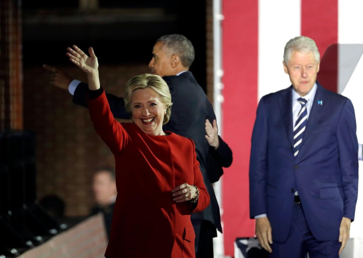 Барак Обама и Хиллари Клинтон. Фото: AP / TASS