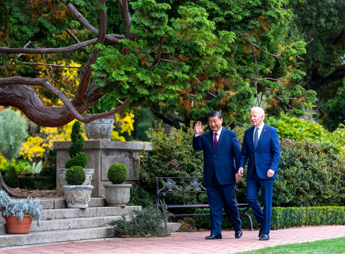 Встречи Байдена и Си Цзиньпина проходили в теплой обстановке, СМИ отметили уважение, которое в США оказывали китайскому лидеру. Фото: AP / TASS