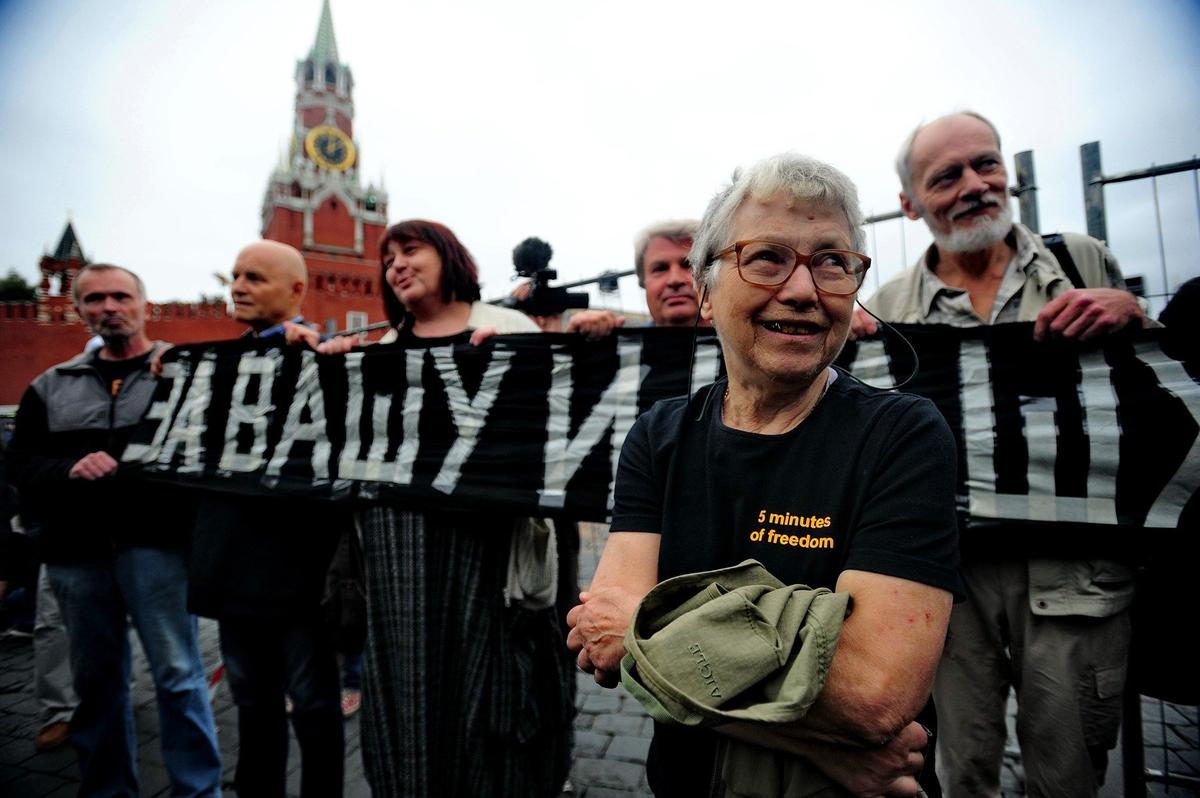 Участница демонстрации 25 августа 1968 года в поддержку Чехословакии, поэтесса и правозащитница Наталья Горбаневская во время акции, посвященной годовщине демонстрации, 25 августа 2013 года. Фото: Зураб Джавахадзе / ИТАР-ТАСС