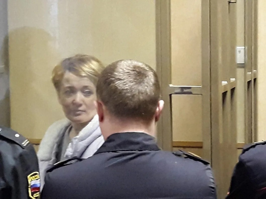 Анастасия Шевченко в суде, который назначит ей домашний арест. Фото: Елена Романова / «Новая газета»