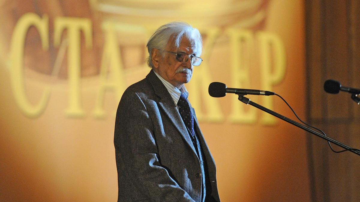 Режиссер настоящего продолженного времени