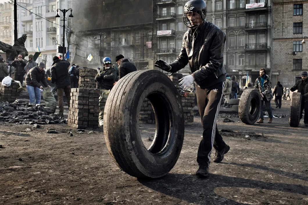 Баррикады Евромайдана. Фото: Юрий Козырев/ «Новая газета»