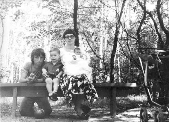 Семья: Александр, Илья, Анна, Вера. 1980 год