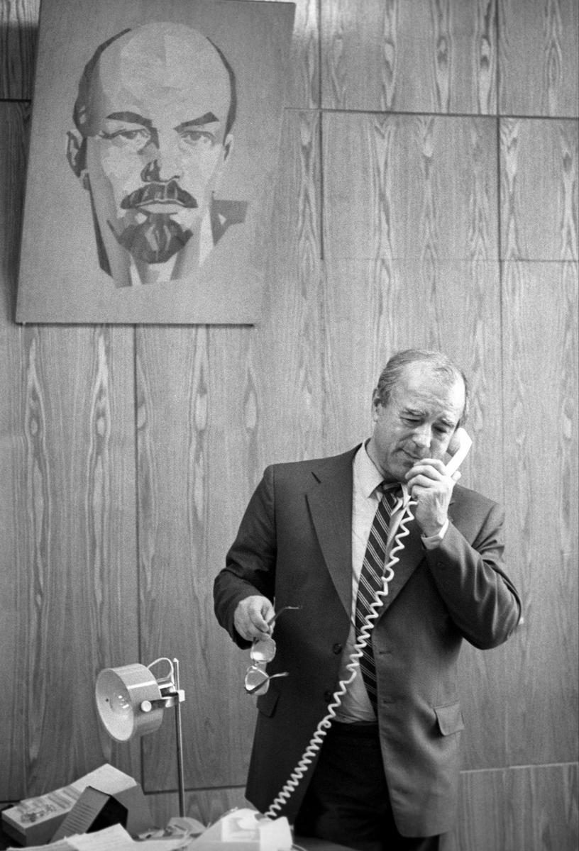 Виталий Коротич, 1988 год. Фото: Владимир Репик / Фотохроника ТАСС