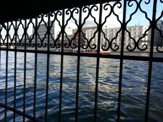 Вид с Неглинки на Москва-реку