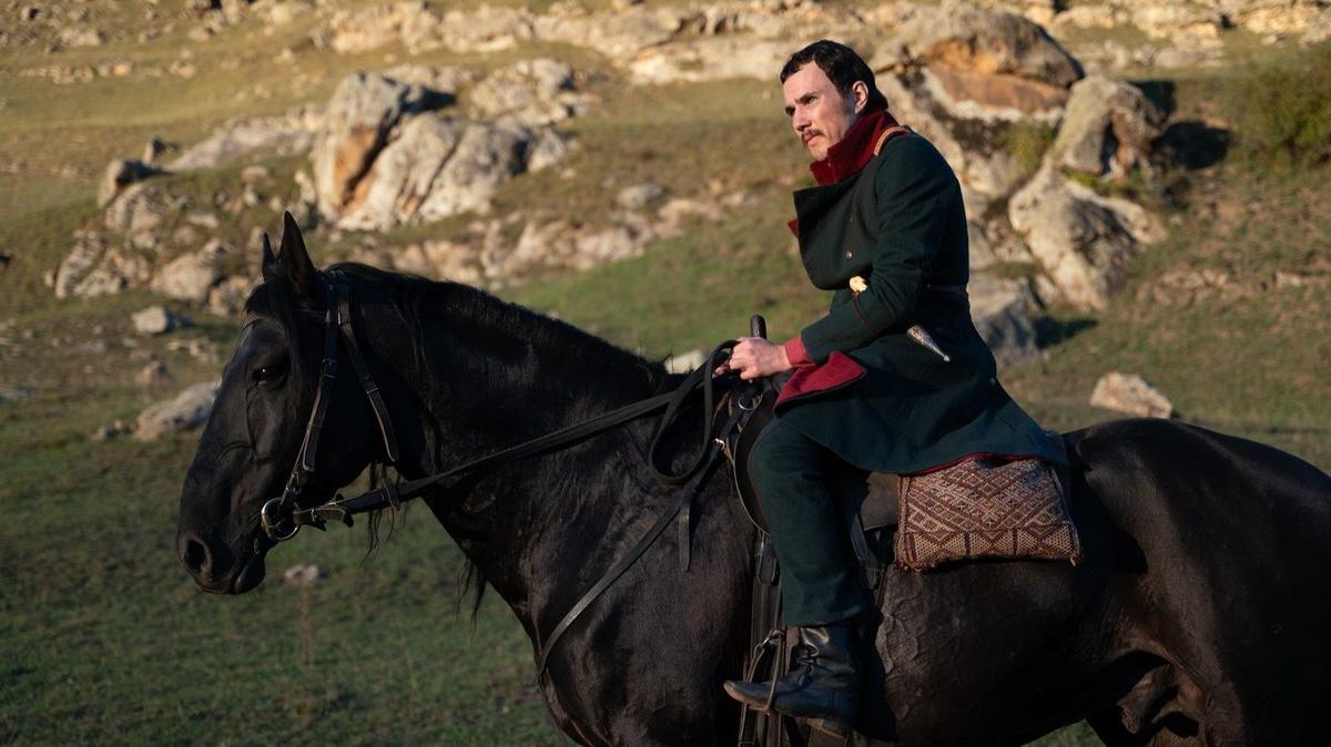 Поэтическая фантазия, хулиганский байопик и страстное драмеди